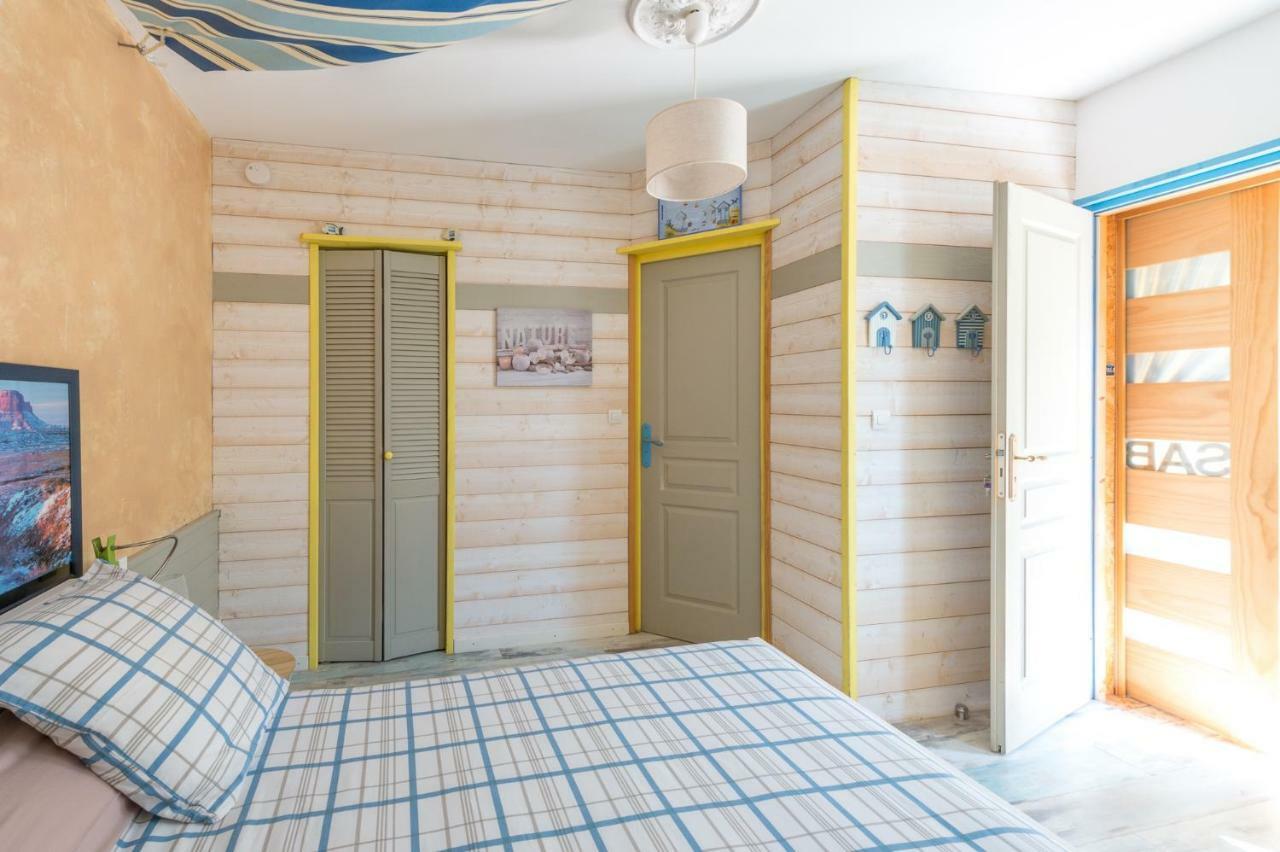 L'Escale Marine - Couette Et Cafe Bed & Breakfast La Rochelle  Exterior photo